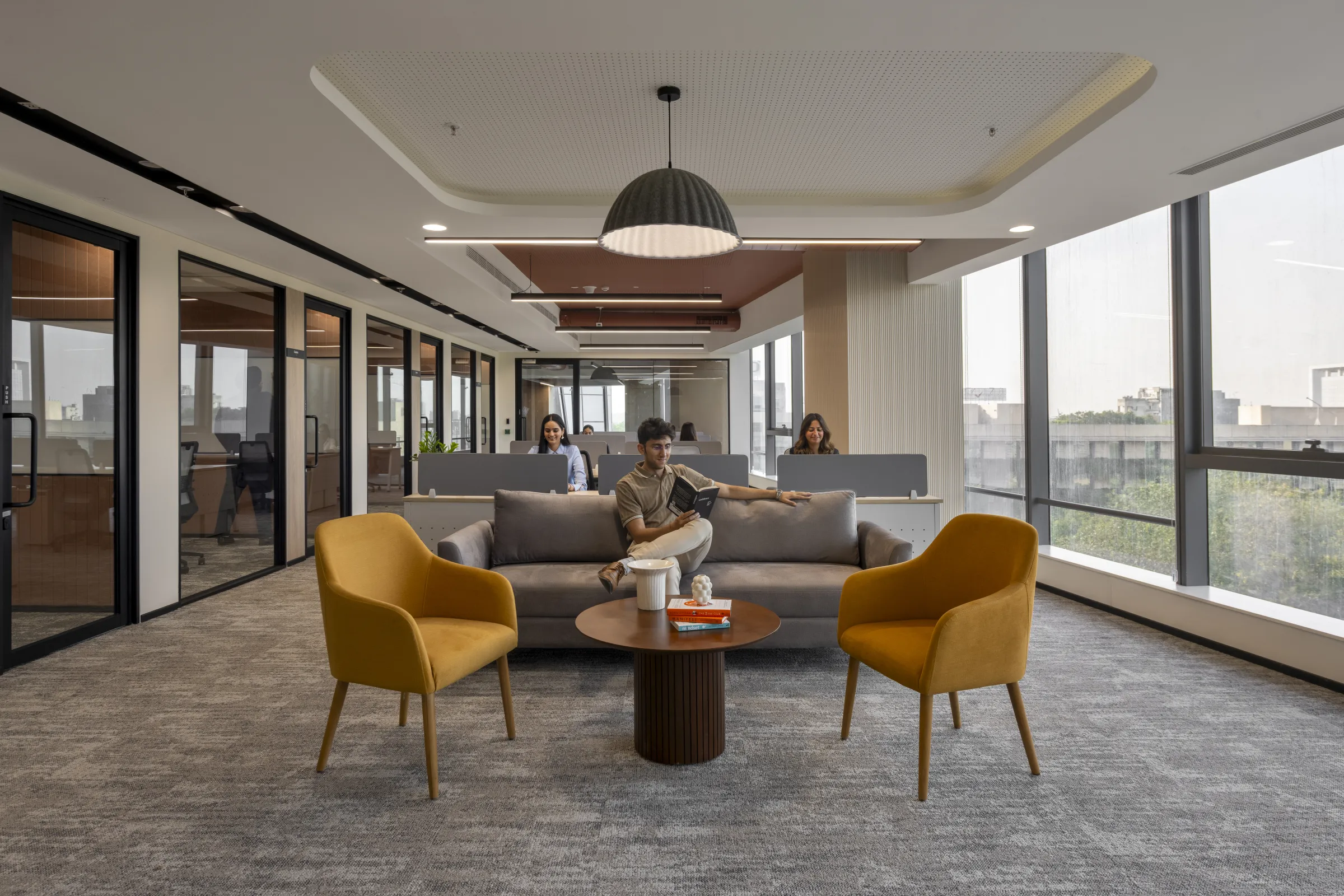 Table Space Atrium centre, Delhi NCR — collaboration space