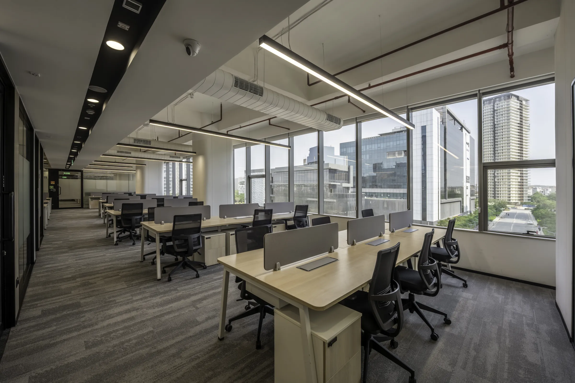 Table Space Good Earth centre, Delhi NCR — custom-built workspace