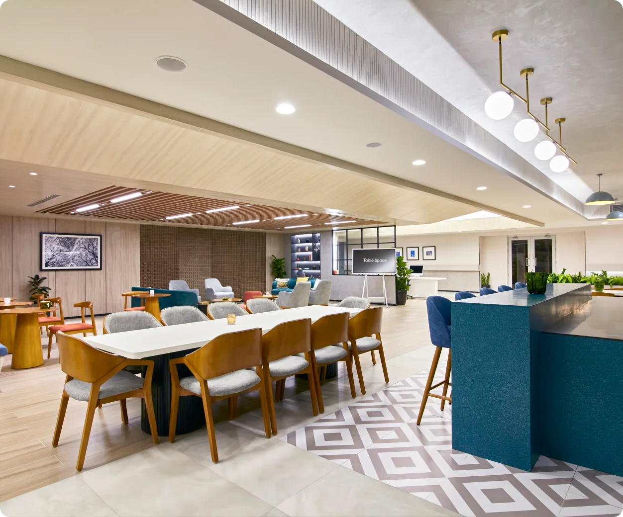 Fully fitted, ready-to-move-in Table Space suite in a prime business district
