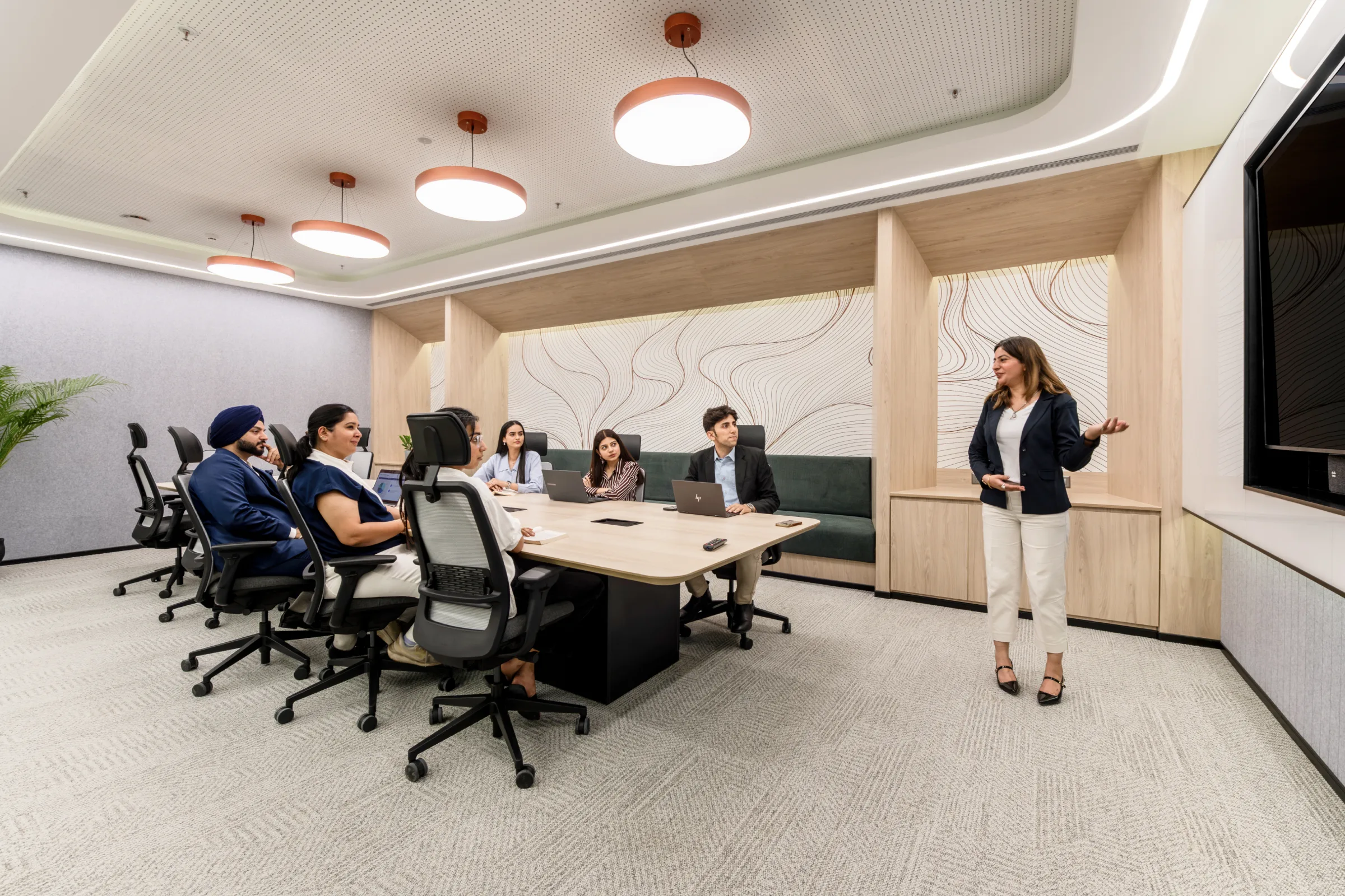 Table Space Atrium centre, Delhi NCR — collaboration space