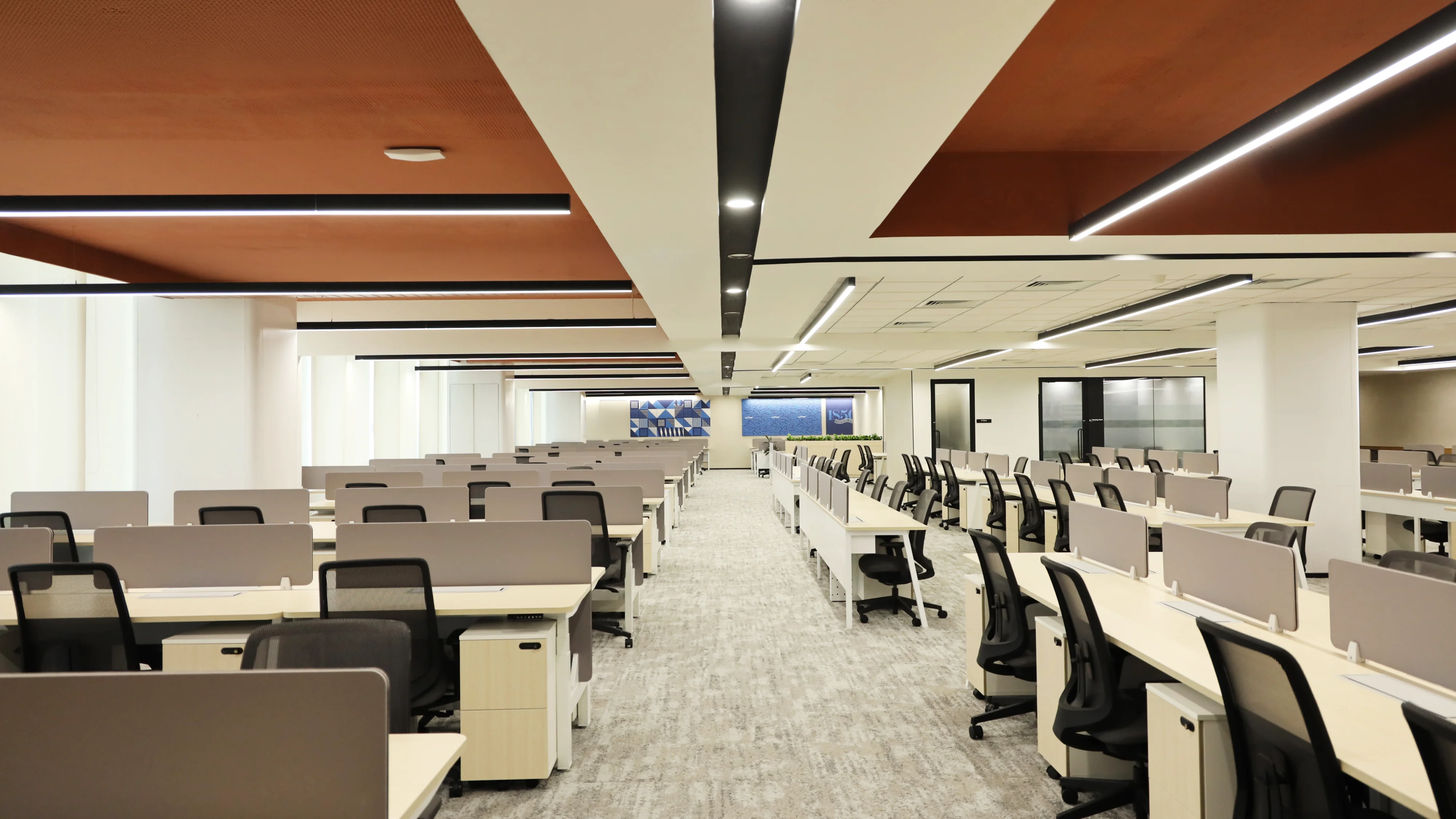 Scalable managed office solution by Table Space